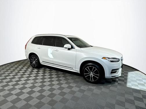 2022 Volvo XC90 Recharge Plug-In Hybrid T8 Inscription Expression 7 Passenger