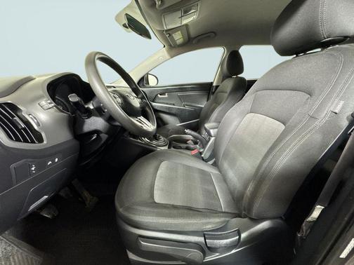 Mineral Silver 2012 Kia Sportage LX