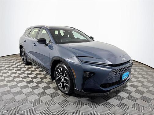 2025 Toyota Crown Signia XLE