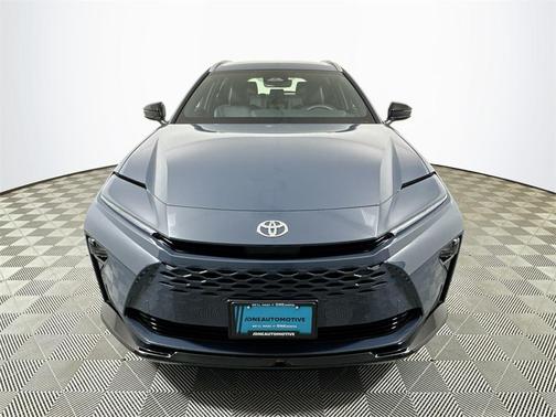 2025 Toyota Crown Signia XLE