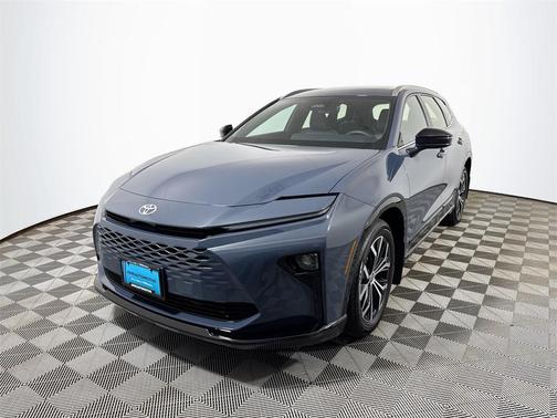 2025 Toyota Crown Signia XLE