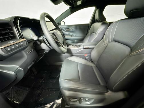 2025 Toyota Crown Signia XLE