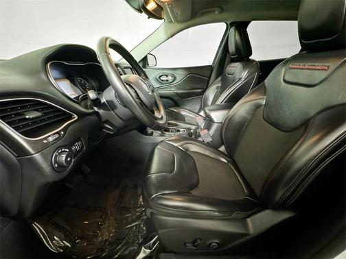 2020 Jeep Cherokee Trailhawk