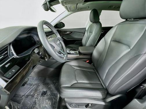 2023 Audi Q8 55 Premium