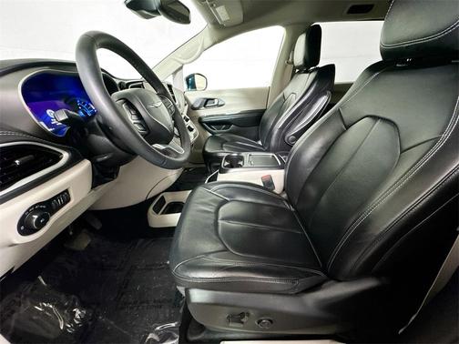 2022 Chrysler Pacifica Hybrid Touring L