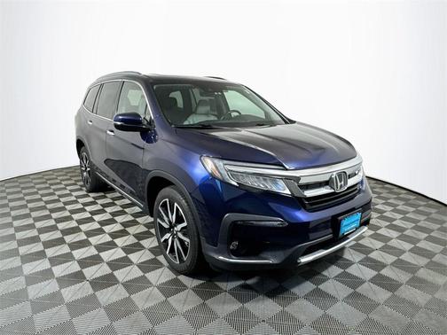 2022 Honda Pilot Touring 8-Passenger