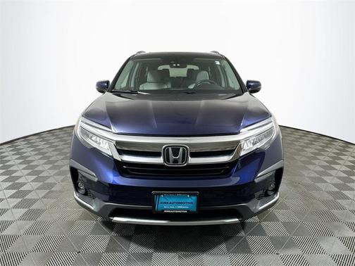 2022 Honda Pilot Touring 8-Passenger