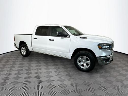 Bright White Clearcoat 2023 RAM 1500 Big Horn/Lone Star