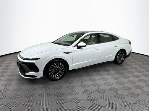 2025 Hyundai SONATA Hybrid Limited