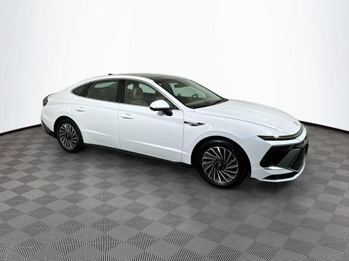 2025 Hyundai SONATA Hybrid Limited