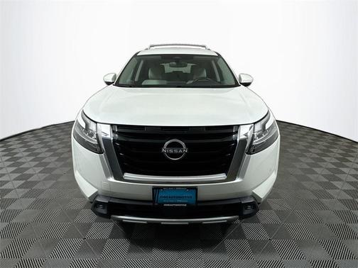 2022 Nissan Pathfinder SL 4WD