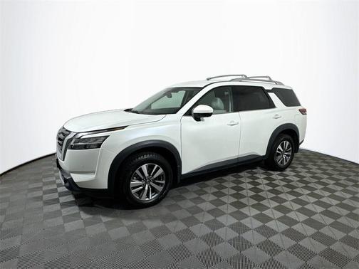 2022 Nissan Pathfinder SL 4WD