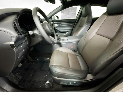 Platinum 2026 Mazda Mazda3 FWD w/Premium Package