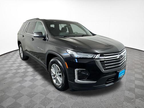 Mosaic Black Metallic 2023 Chevrolet Traverse LT Cloth