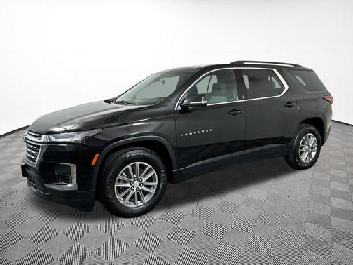 Mosaic Black Metallic 2023 Chevrolet Traverse LT Cloth