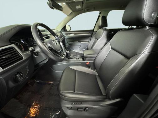 Deep Black 2018 Volkswagen Atlas 3.6L SEL