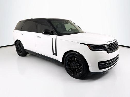 Fuji White 2026 Land Rover Range Rover P400 SE 7 Seat