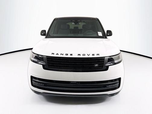 Fuji White 2026 Land Rover Range Rover P400 SE 7 Seat