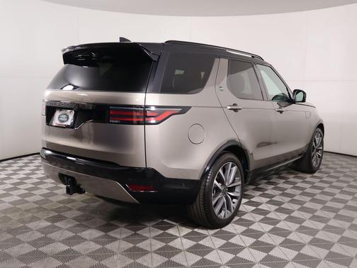 2024 Land Rover Discovery P360 Dynamic SE