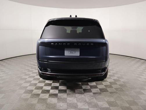 2025 Land Rover Range Rover P530 SE 7 Seat