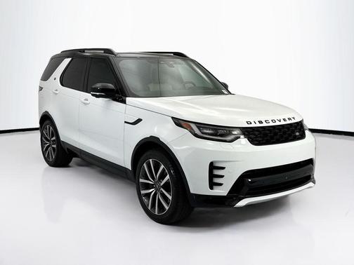 Fuji White 2024 Land Rover Discovery P360 Dynamic SE