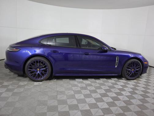2023 Porsche Panamera Platinum Edition