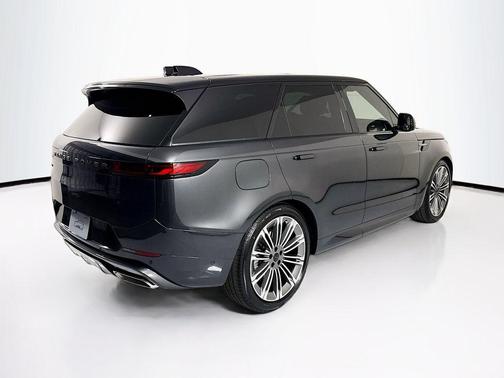 Carpathian Grey 2026 Land Rover Range Rover Sport P400 Dynamic SE