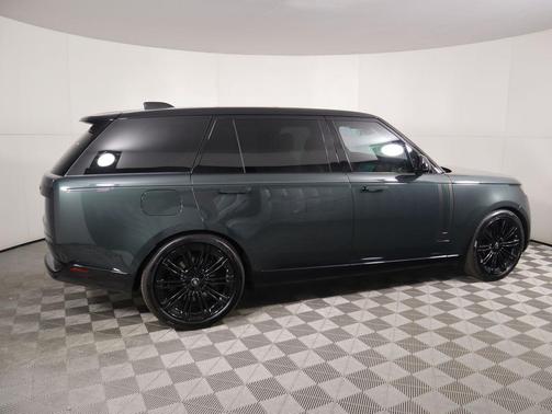 2025 Land Rover Range Rover P530 SE 7 Seat