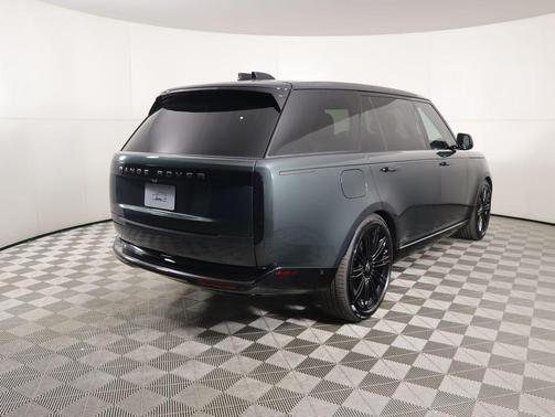 2025 Land Rover Range Rover P530 SE 7 Seat