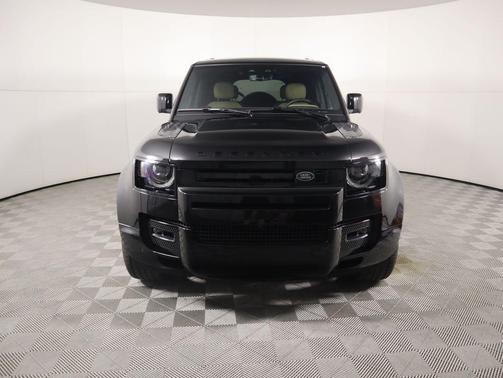 2025 Land Rover Defender V8