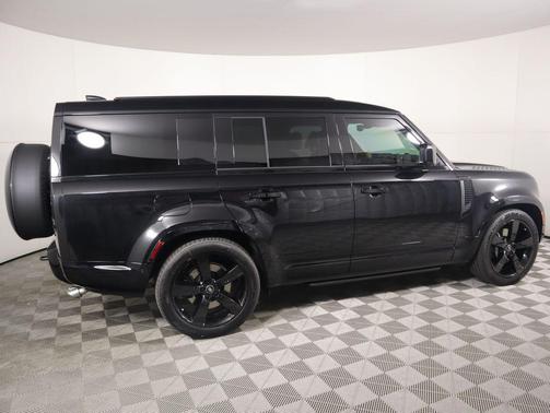2025 Land Rover Defender V8