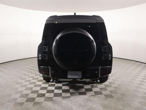 2025 Land Rover Defender V8