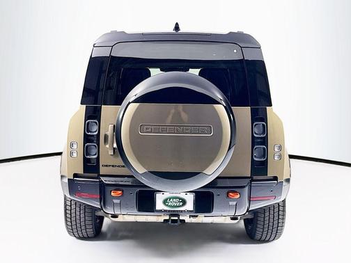 Gondwana Stone 2024 Land Rover Defender P400 X