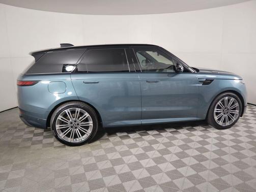 2025 Land Rover Range Rover Sport SE