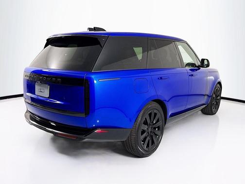 Velocity Blue In Gloss Finish 2026 Land Rover Range Rover P400 SE