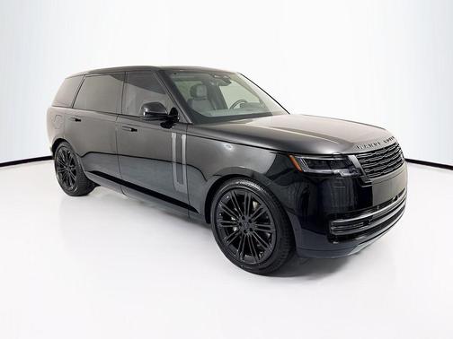 Santorini Black 2026 Land Rover Range Rover P400 SE 7 Seat