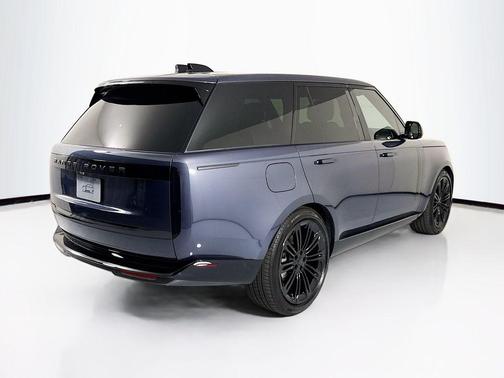 Varesine Blue 2026 Land Rover Range Rover P400 SE