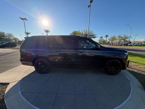 2023 Cadillac Escalade ESV Sport Platinum