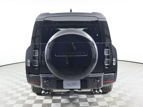 2025 Land Rover Defender V8