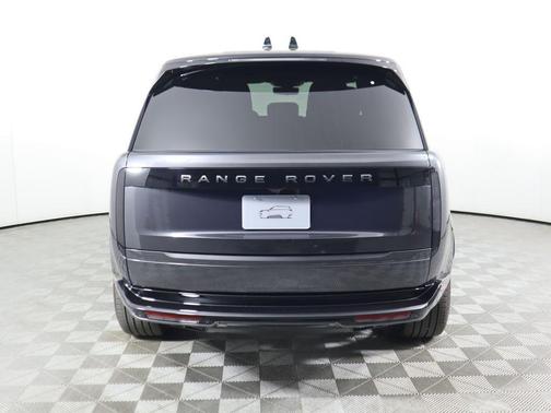 2025 Land Rover Range Rover P530 SE 7 Seat