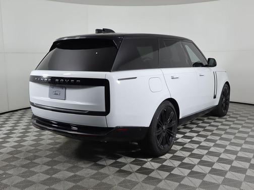 2025 Land Rover Range Rover P530 SE