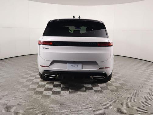 2025 Land Rover Range Rover Sport SE