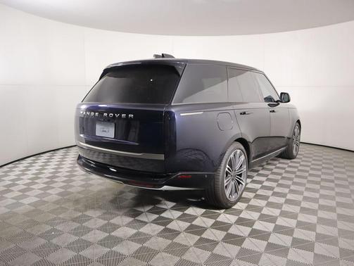 2025 Land Rover Range Rover P530 SE