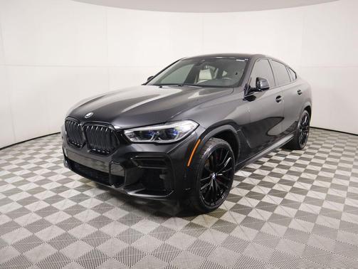 2022 BMW X6 M50i