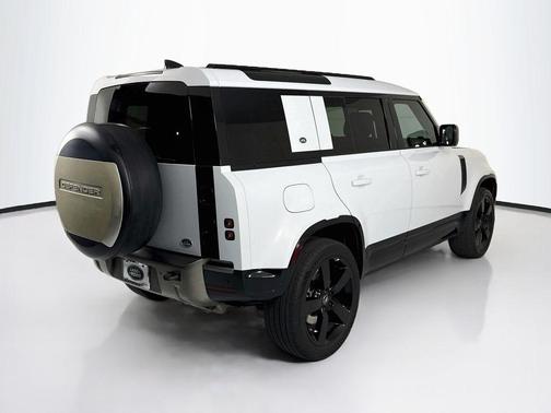 Fuji White 2022 Land Rover Defender X-Dynamic SE