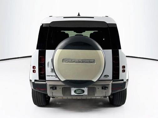 Fuji White 2022 Land Rover Defender X-Dynamic SE