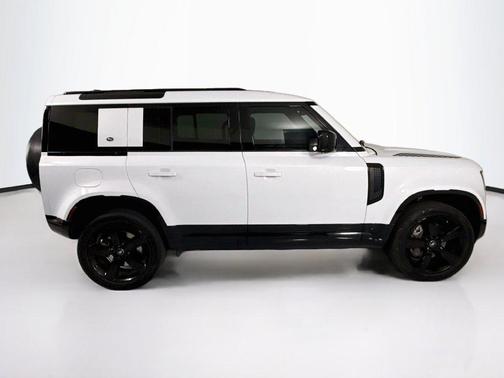 Fuji White 2022 Land Rover Defender X-Dynamic SE