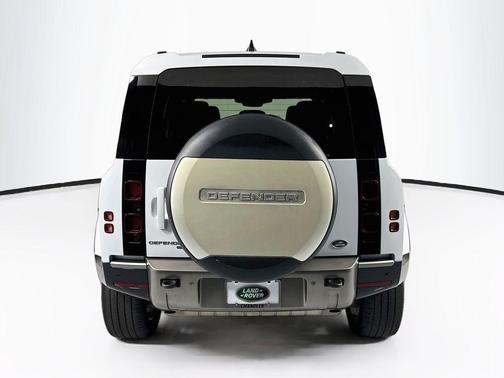 Fuji White 2022 Land Rover Defender X-Dynamic SE