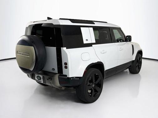 Fuji White 2022 Land Rover Defender X-Dynamic SE
