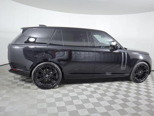2025 Land Rover Range Rover P400 SE 7 Seat